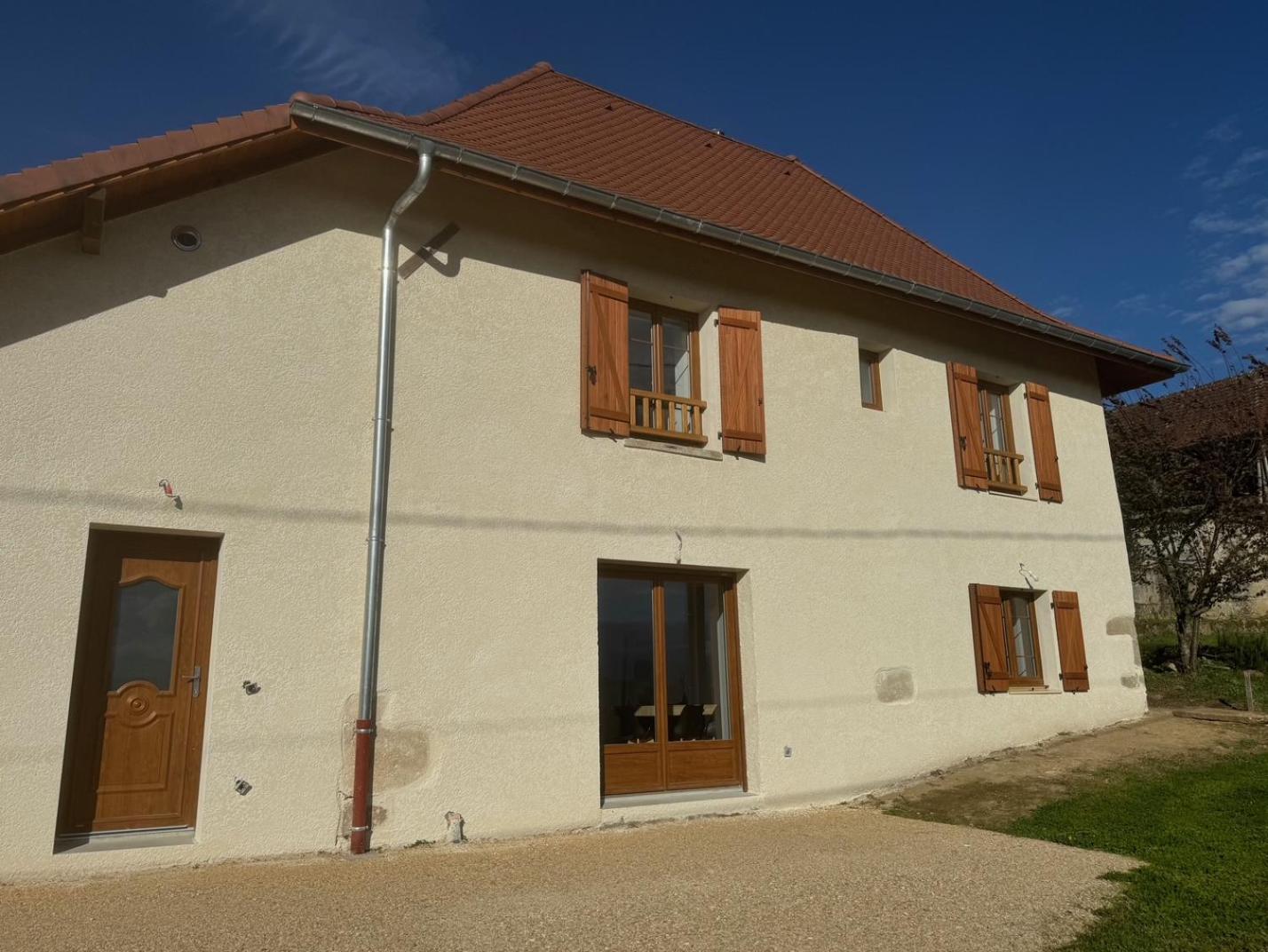 Maison Leonora Saint-Genix-sur-Guiers Bagian luar foto